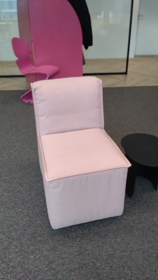 Chaise à roulettes