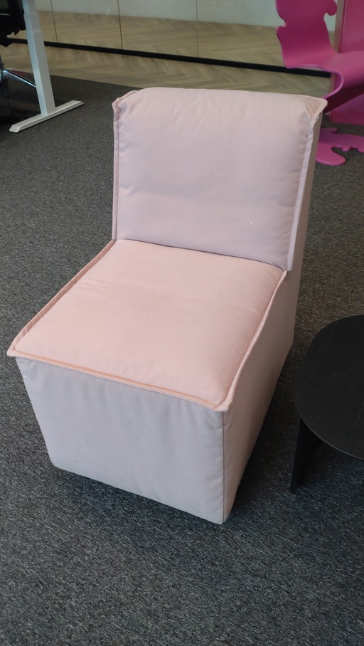 Chaise à roulettes