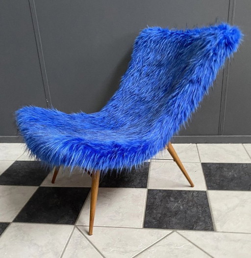 Fluffy chair - courier pick up
