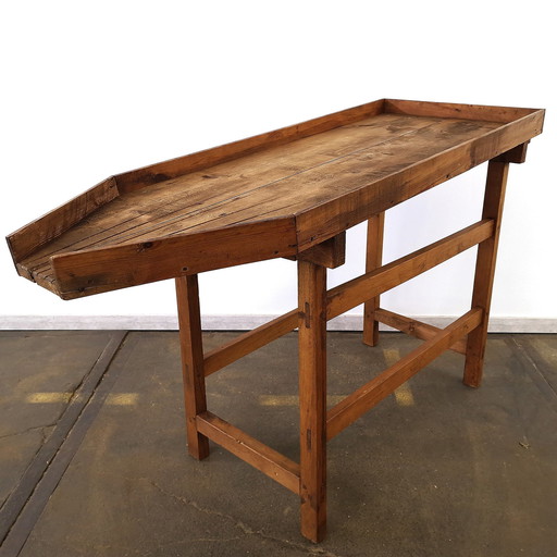 Brocante sorting table | Old vintage olive sorting table