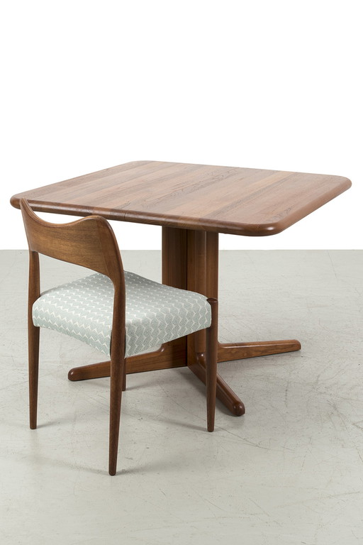 Danish pull-out table