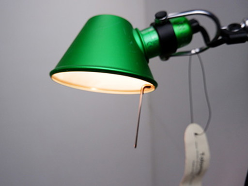 Artemide tolomeo clip-on lamp metallic green