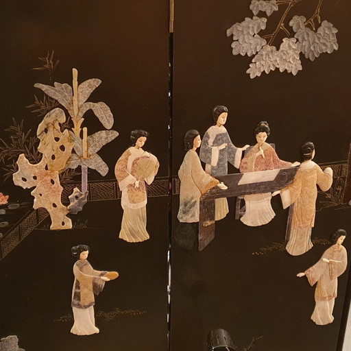 folding screen