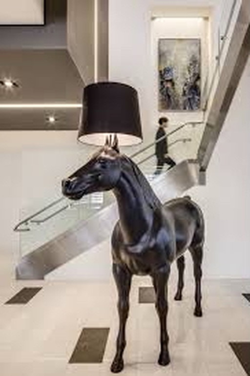 Horse lamp