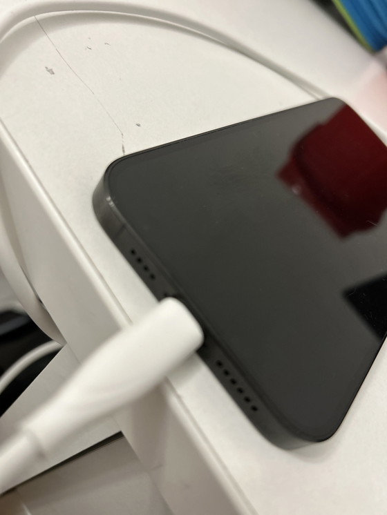 Image 1 of Modernes Smartphone - Elegantes schwarzes Design
