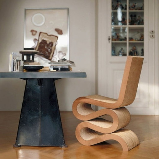 Ein weiterer Async Wiggle Chair